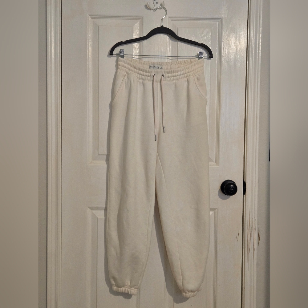 Abercrombie & Fitch Cream Women's Jogger Sweatpants